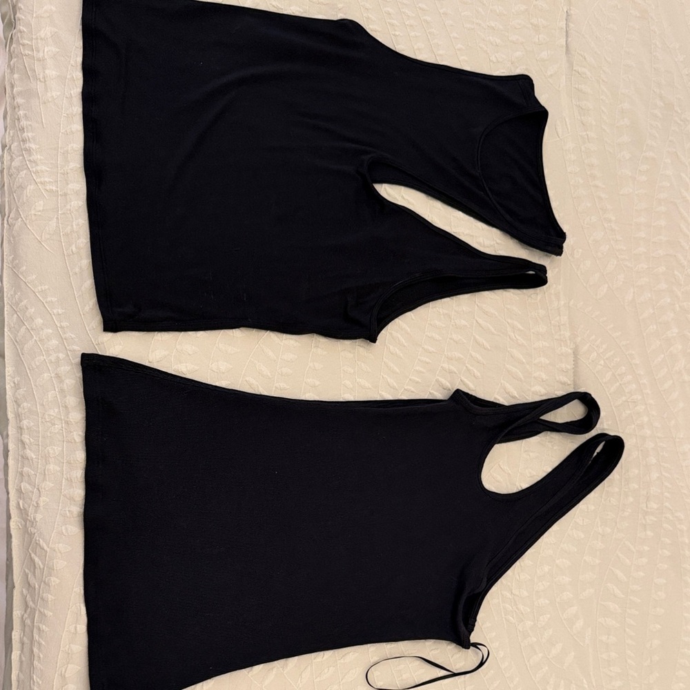 2 lululemon athletica asymmetrical Black Tank Tops